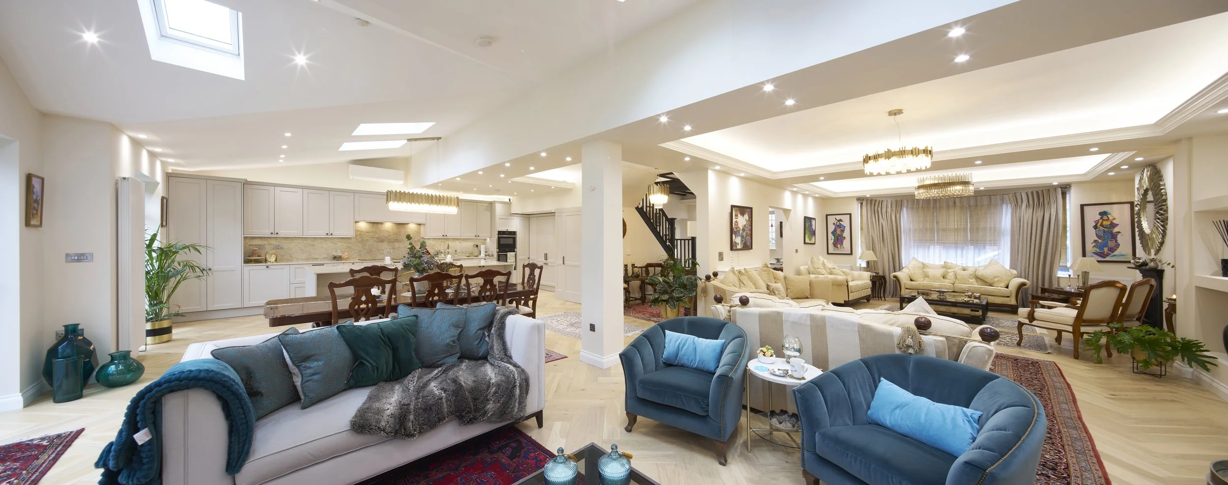 Lounge 1.jpg