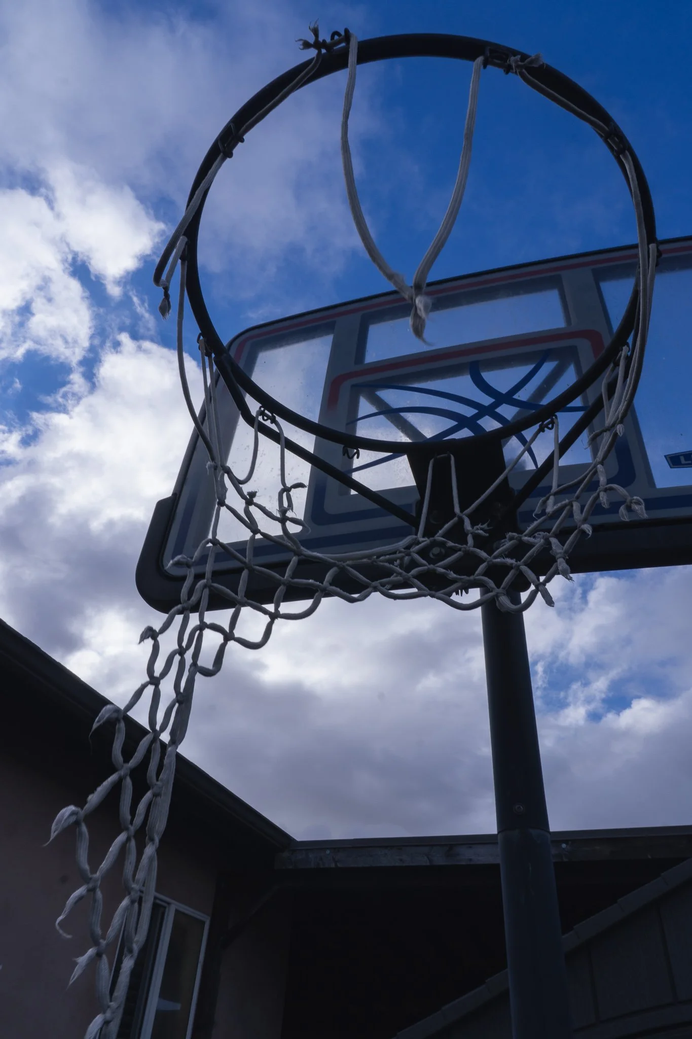 2026_JaxPreciado_basketball_hoop_blue_sky_Web_2048px_sRGB.jpg
