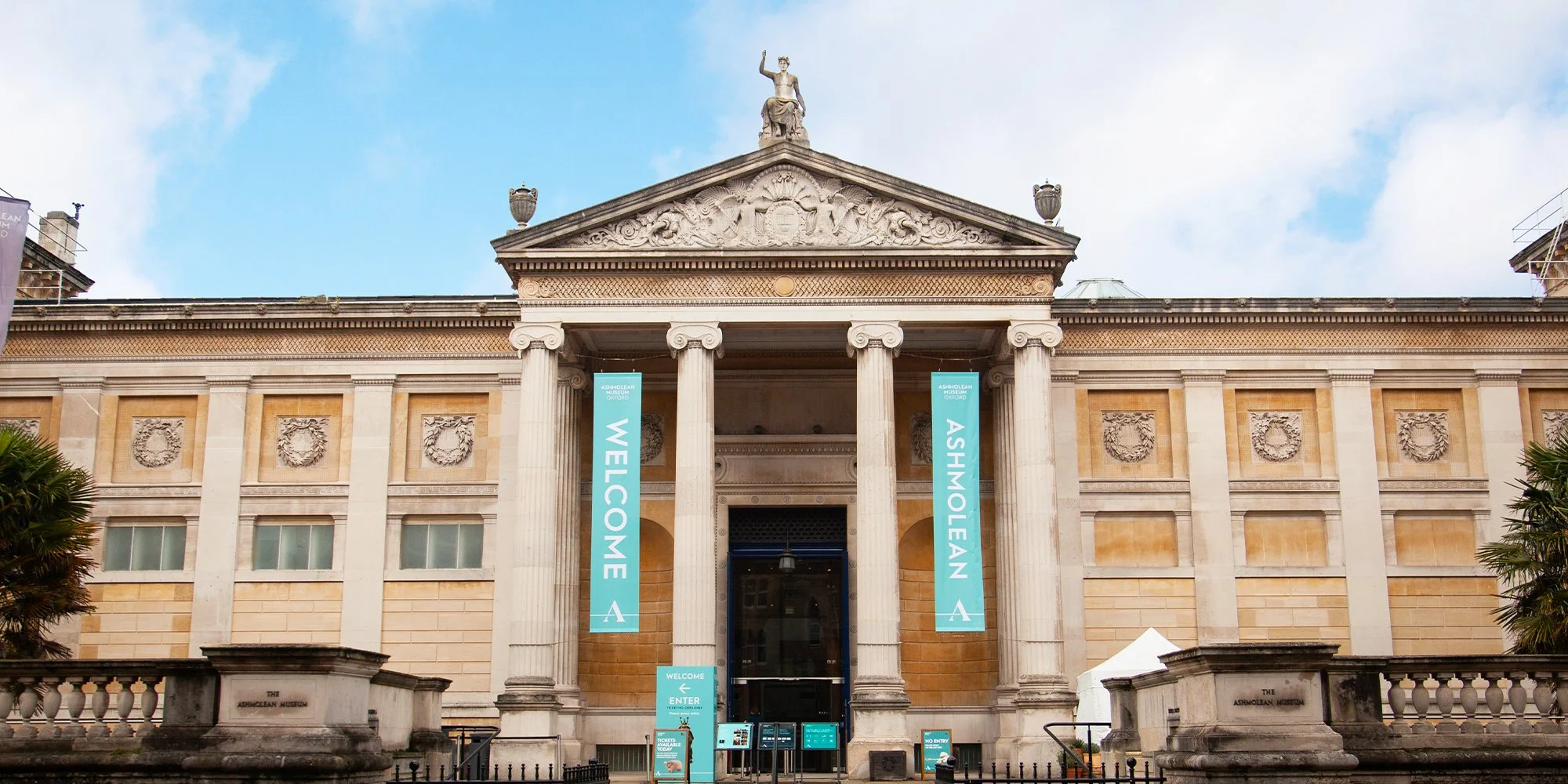 ashmolean-museum-2021-welcome-banners.jpg