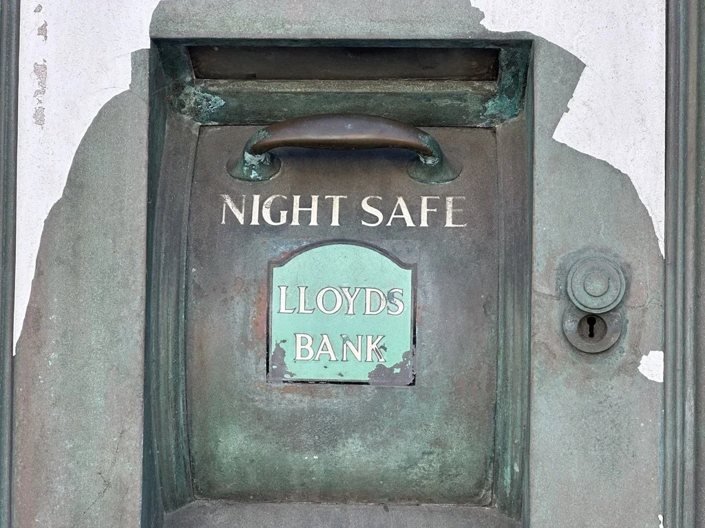 An analysis of the ordinary within craft .I