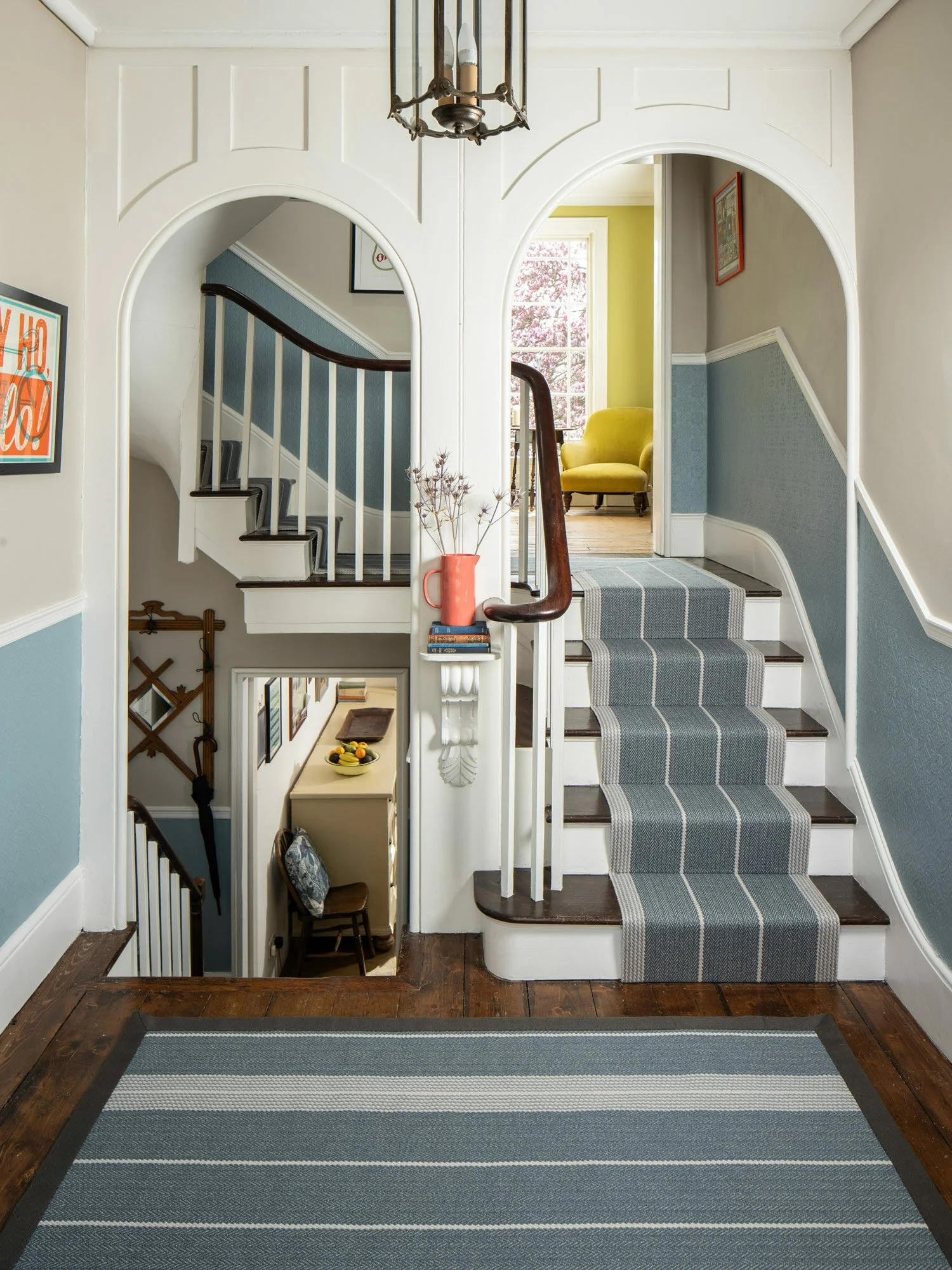 Example of the stunning Roger Oates Venetian Flatware stair runner in a beautiful home