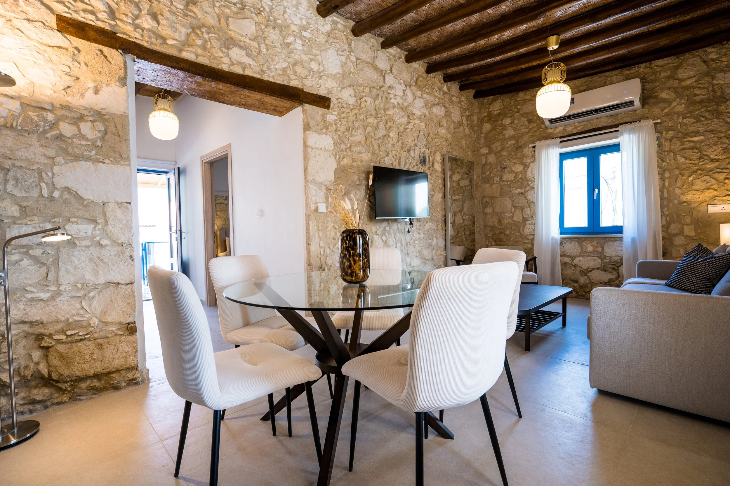 Luxury stone villa in Peristerona