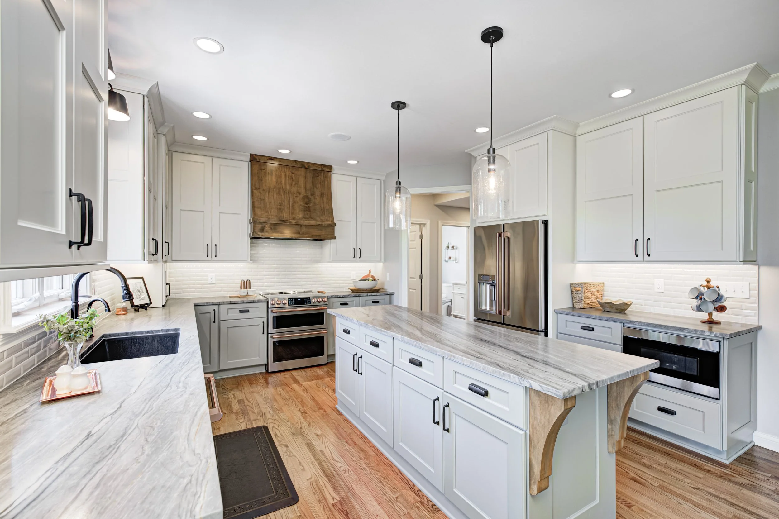 Luxury Kitchen Remodel in Zionsville, IN by Everything Home project photo