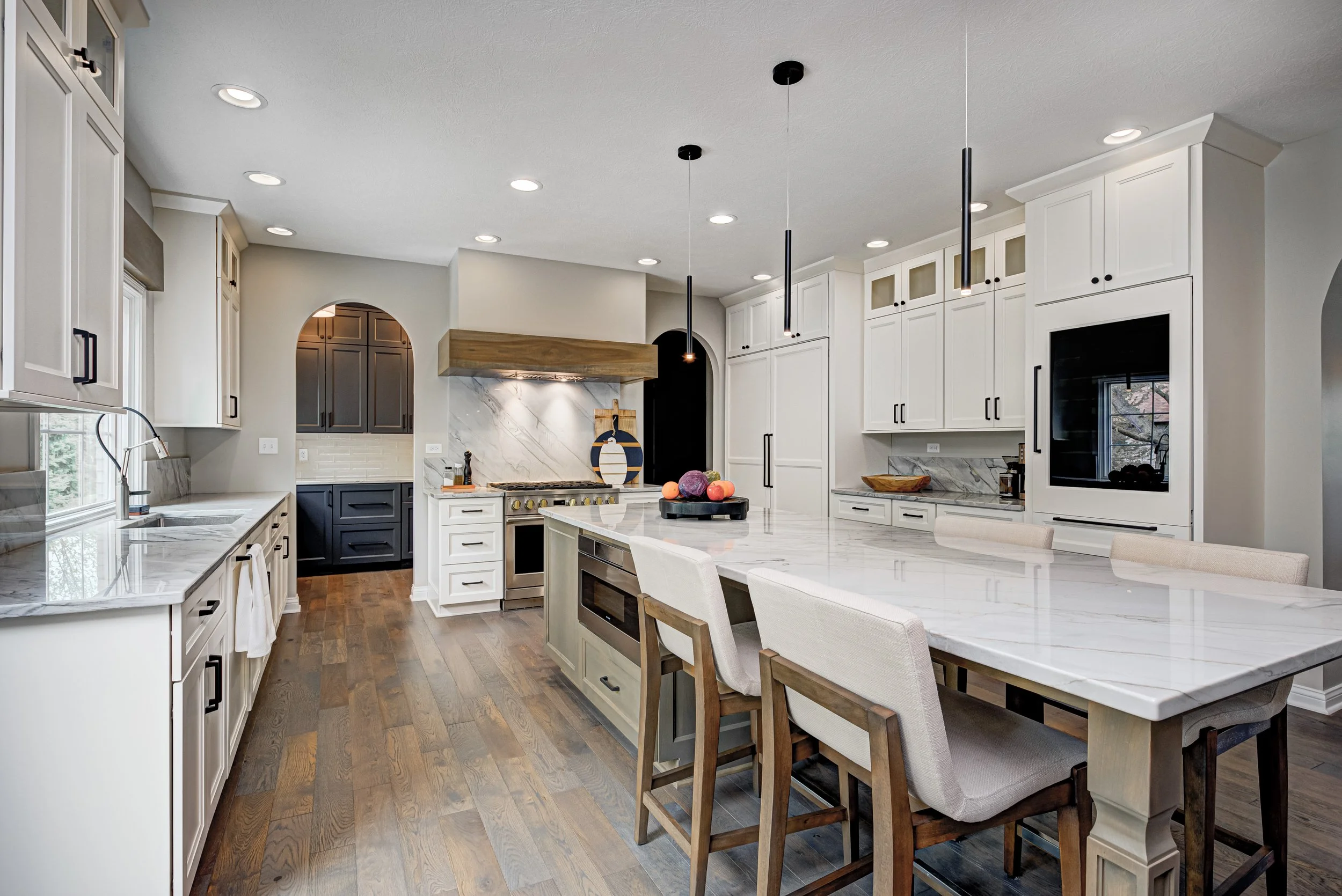 A Vision of Distinction: Custom Kitchen Renovation