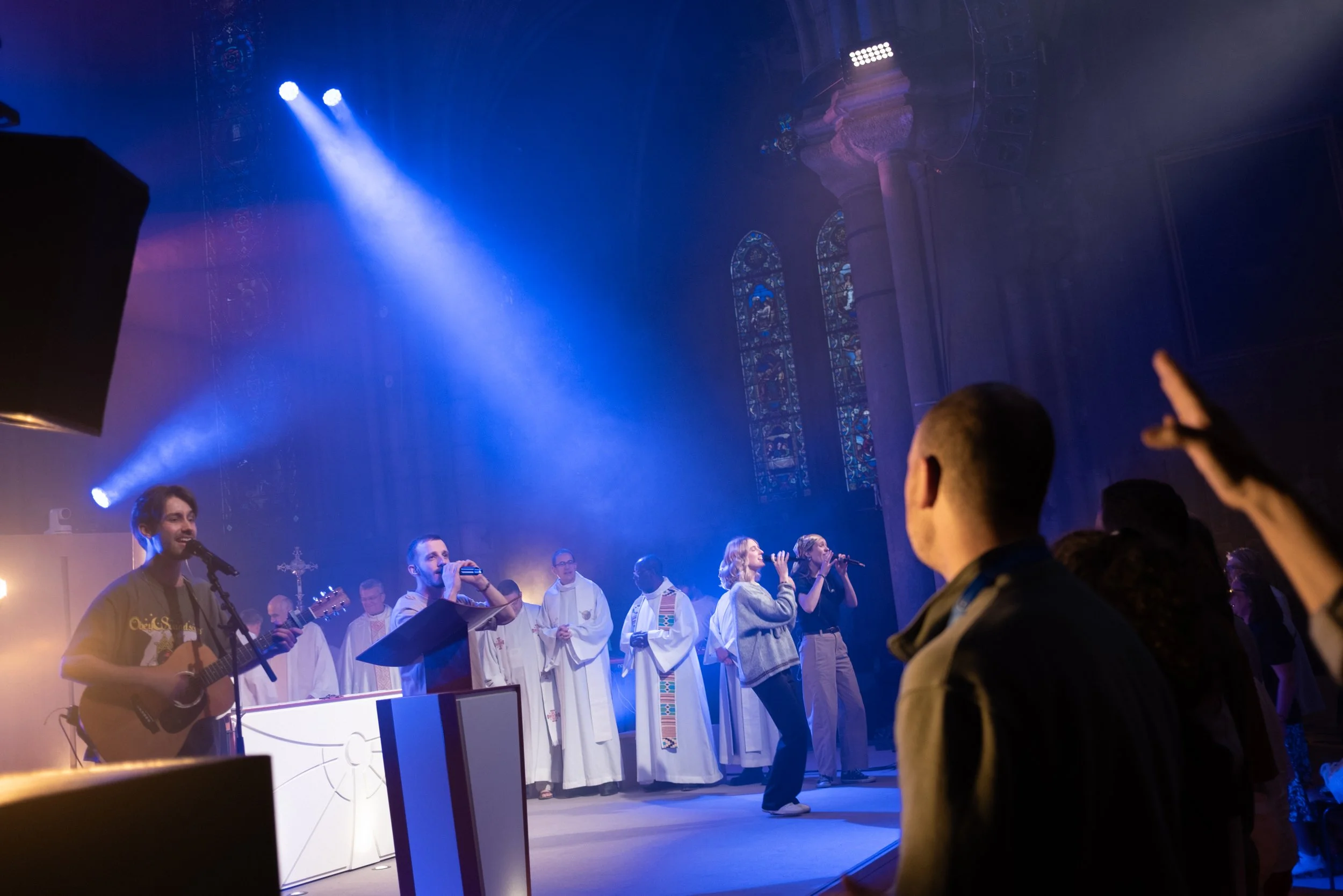 HL_GLAMB_Renouveau_Catholique001.jpg