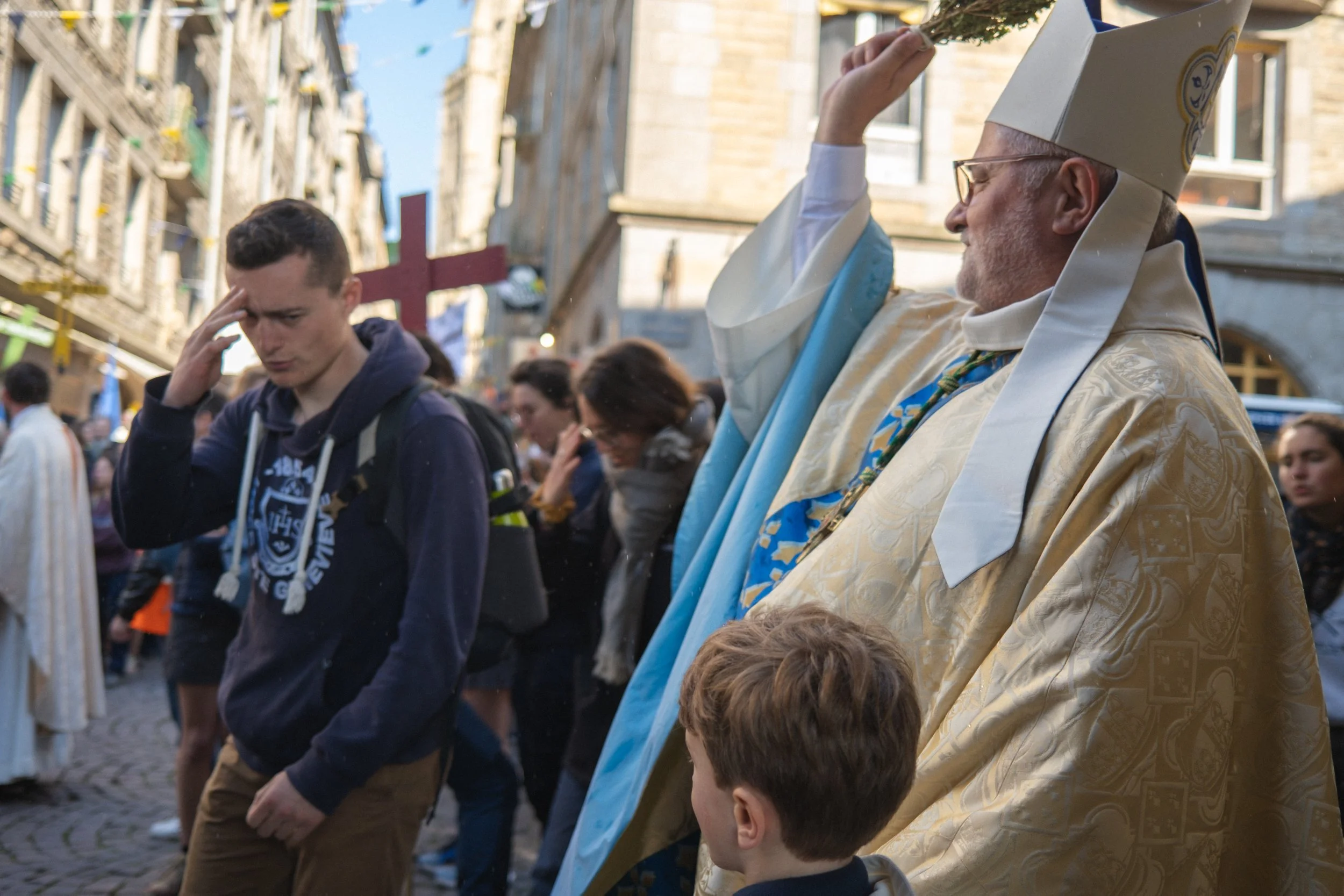 HL_GLAMB_Renouveau_Catholique002.jpg