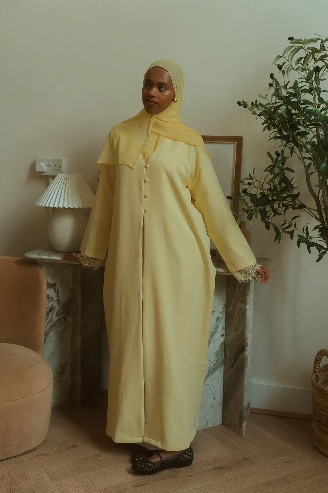 Liyana Lace Detail Abaya