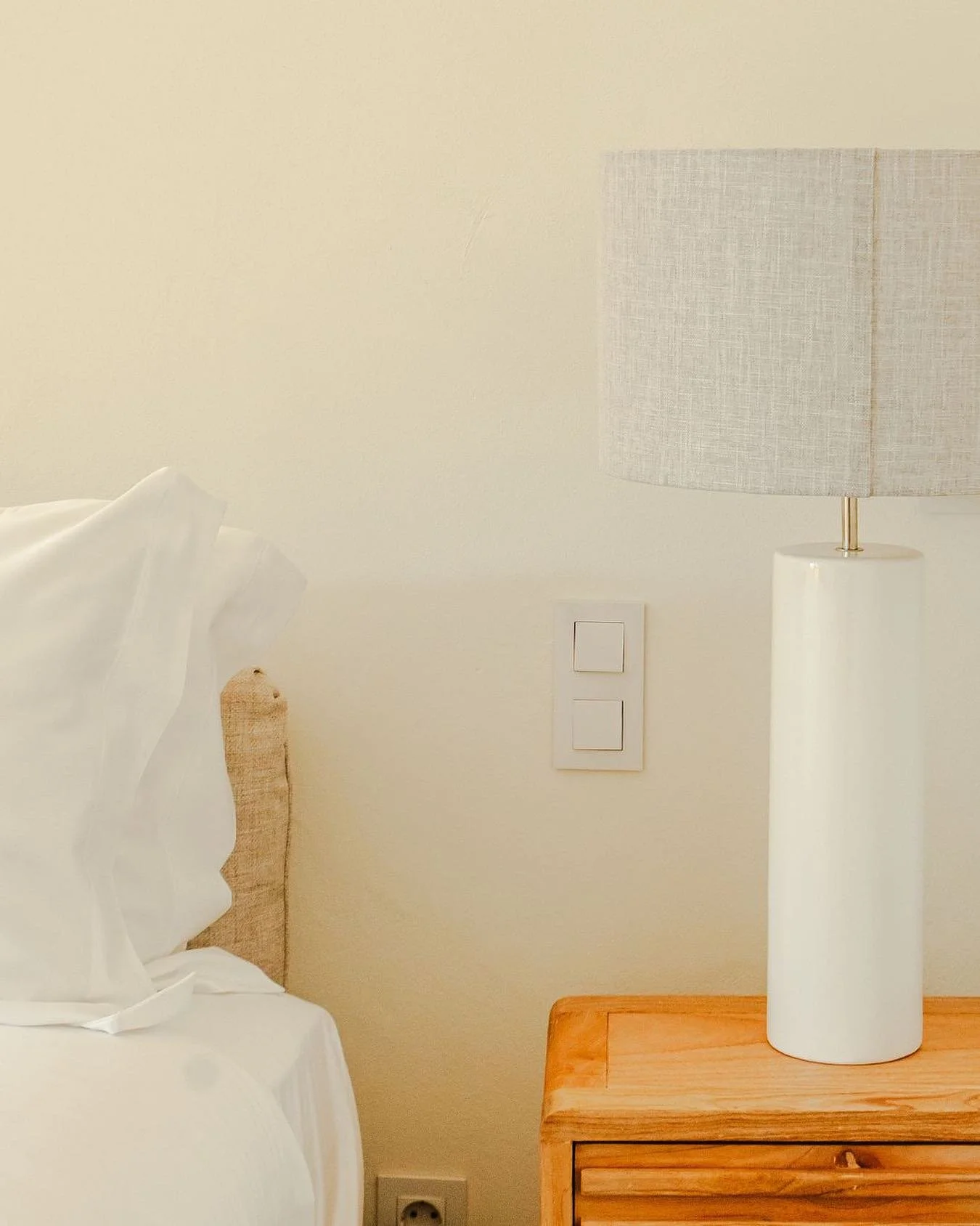We value the details. Sometimes, that&rsquo;s what makes the difference in a stay and turns it into a memorable one. 

&mdash;

Valorizamos os detalhes. Por vezes, &eacute; isso que faz a diferen&ccedil;a numa estadia e a torna memor&aacute;vel.
.
.
