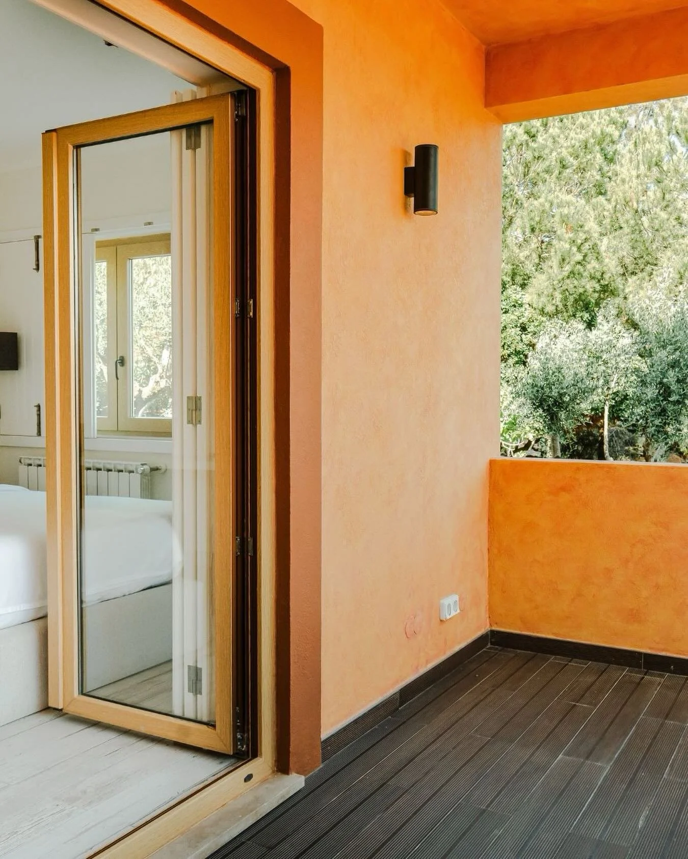 January calls for new beginnings and fresh perspectives.
Quieter days, more room to breathe, more meaning, Casa P&ocirc;r do Sal is the right place to start again.

&mdash;

Janeiro pede novos come&ccedil;os e outras perspetivas. Dias mais calmos, ma