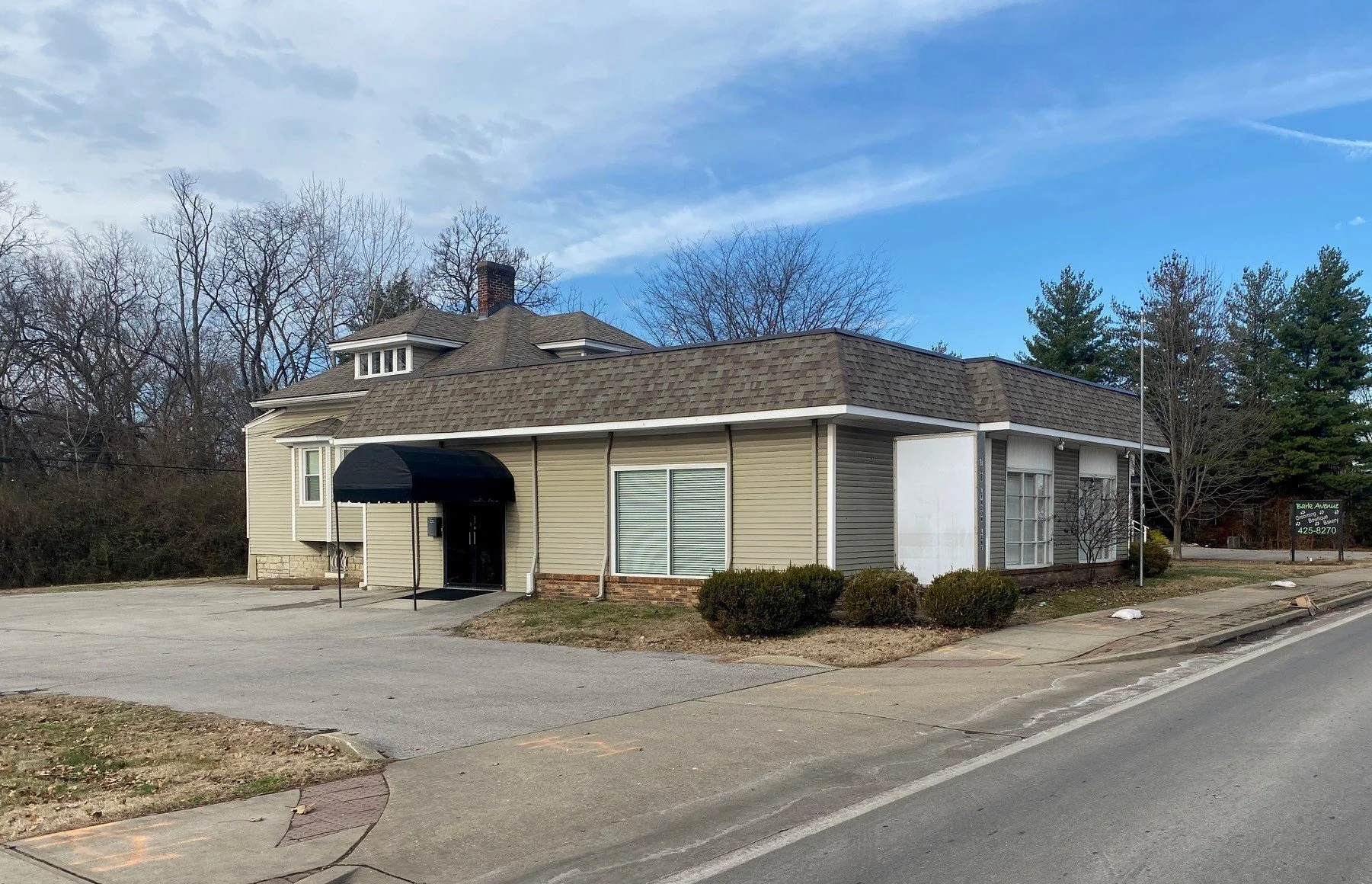 Retail/Office Showroom for Lease 