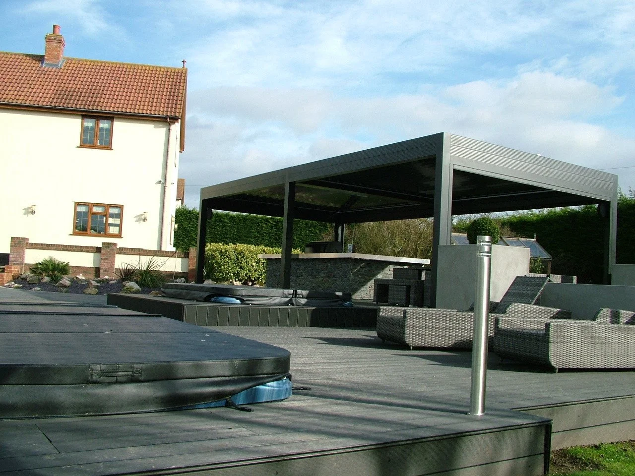 Camargue-Louvred-Canopy-Over-Hot-Tub-Tillingham-Essex-6.jpg