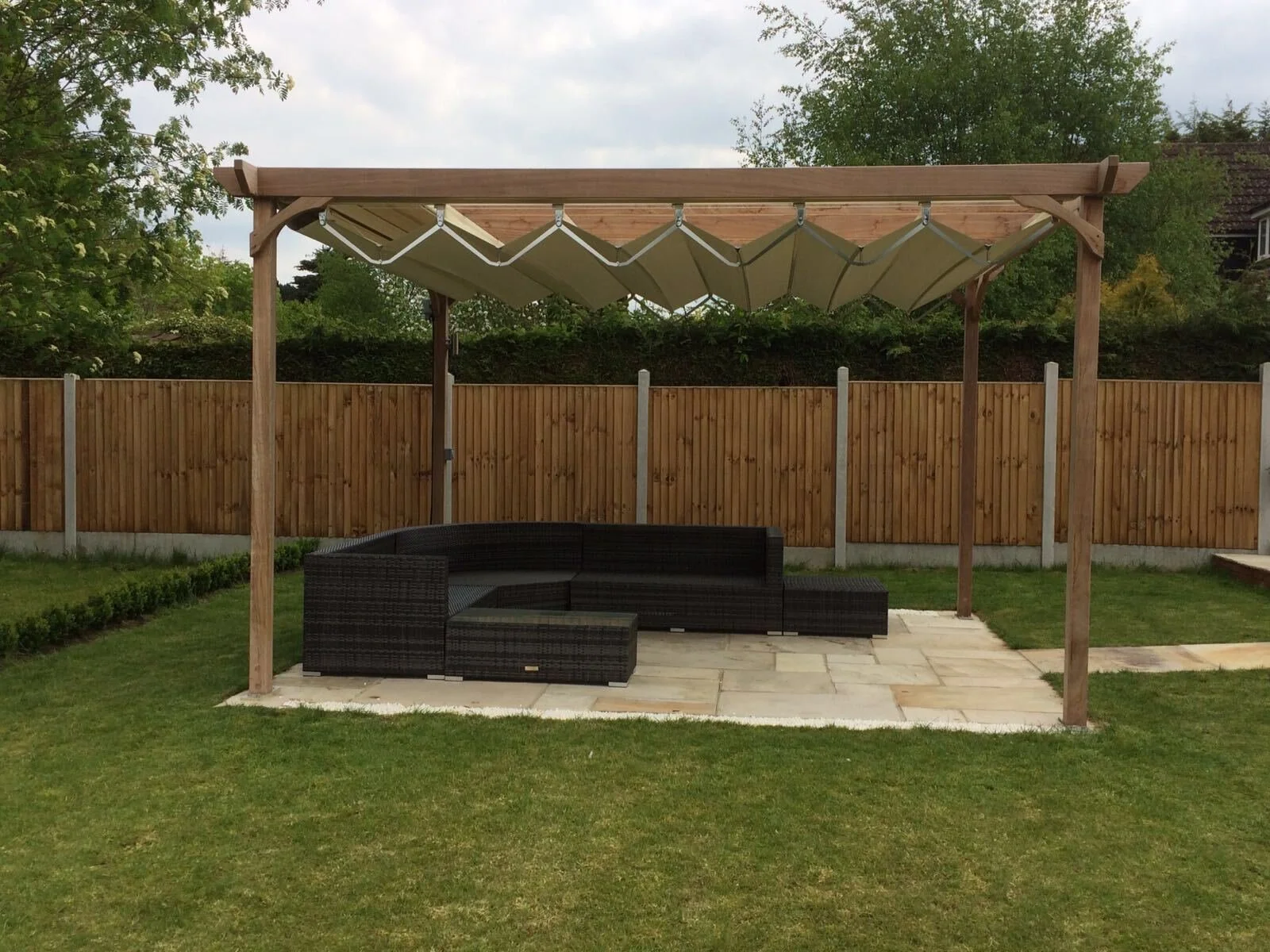 Isola-Fly-Pavilion-Essex-2.jpg