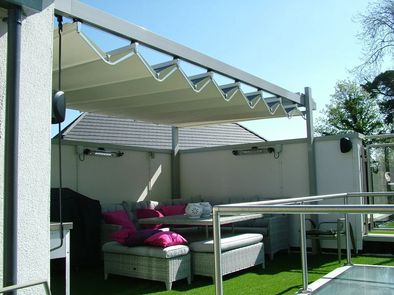 Isola-Fly-Pavilion-Hull-4.jpg