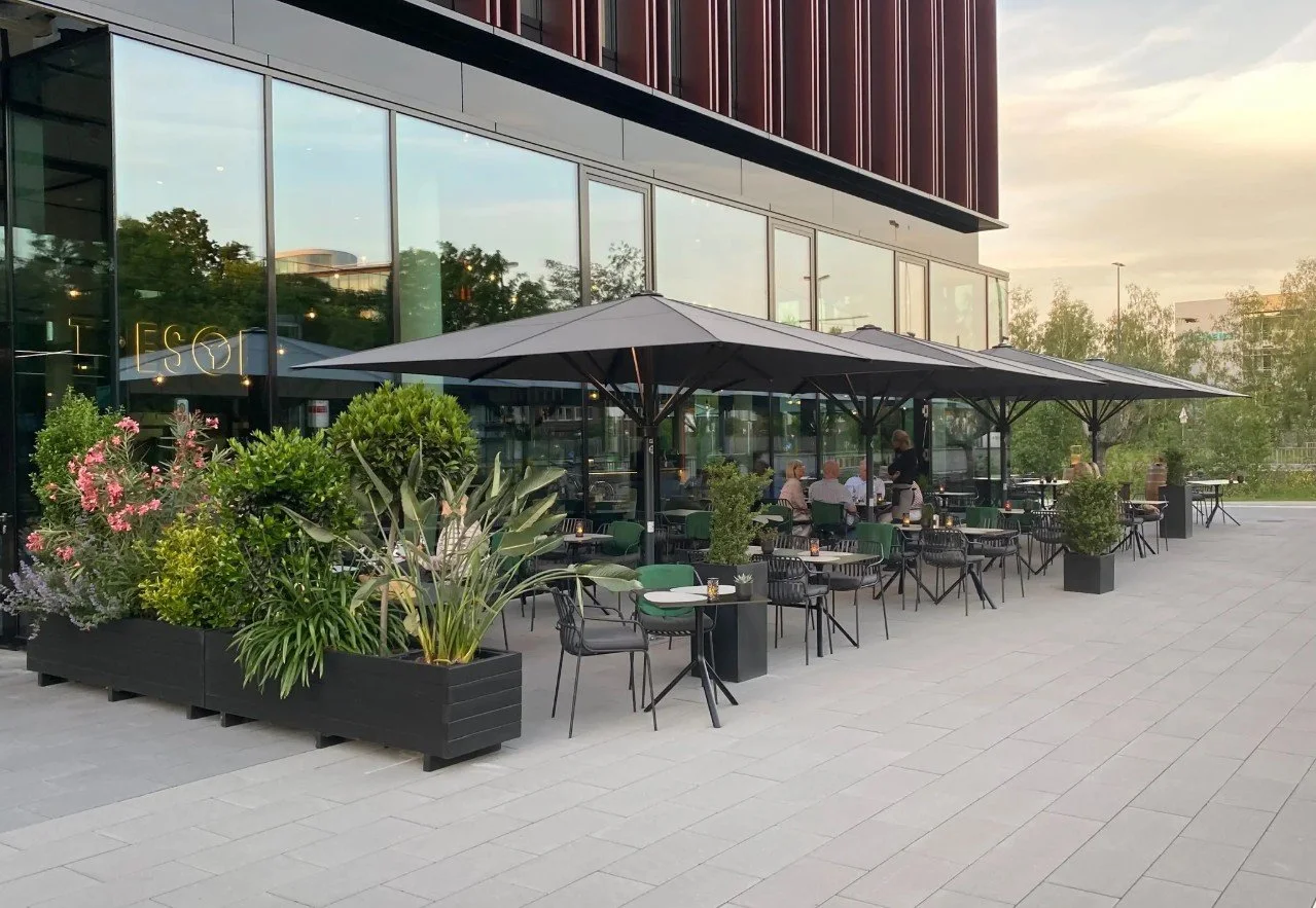 Commercial Parasols (10).jpg