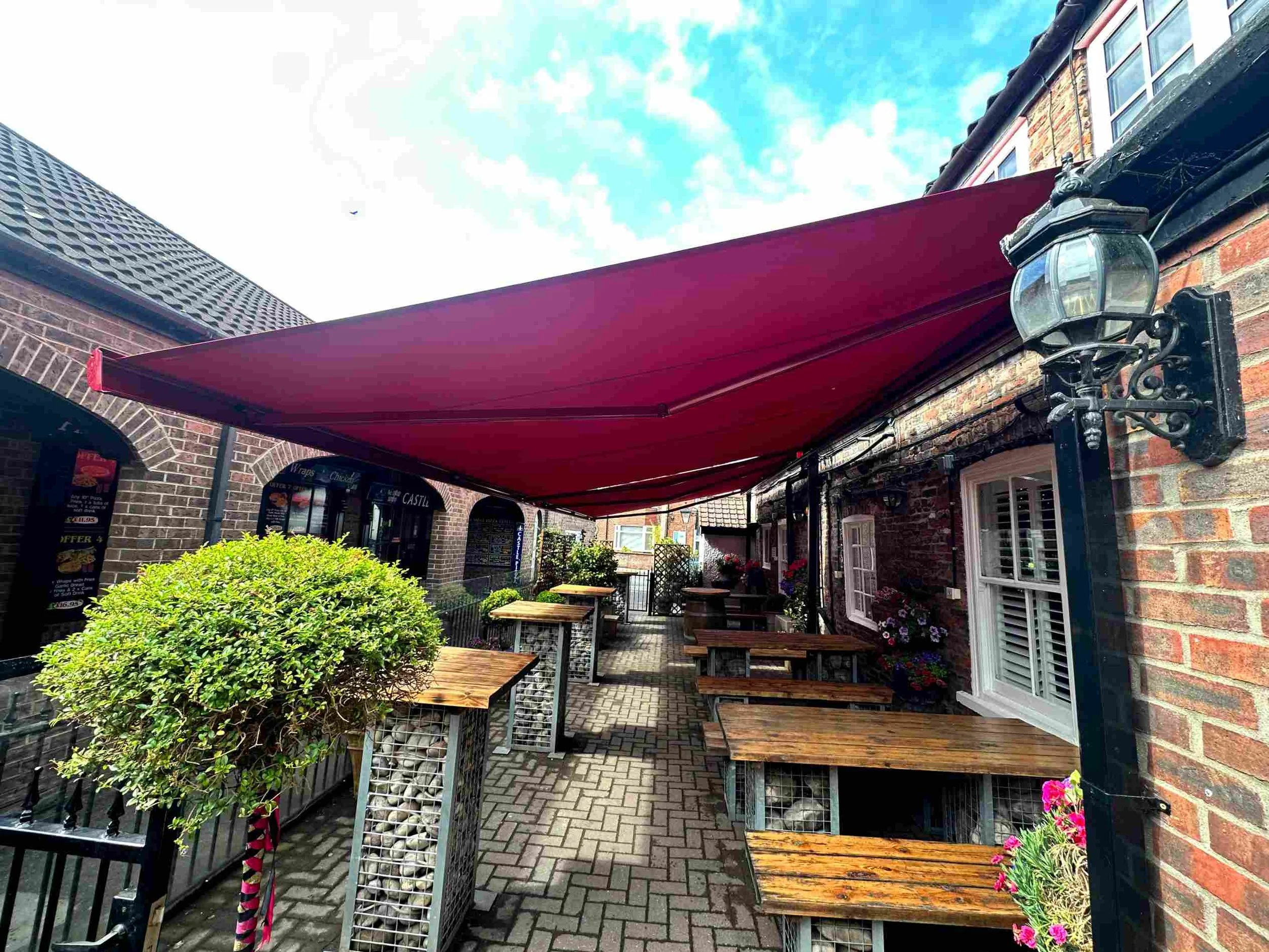 awnings for pubs (13).jpg