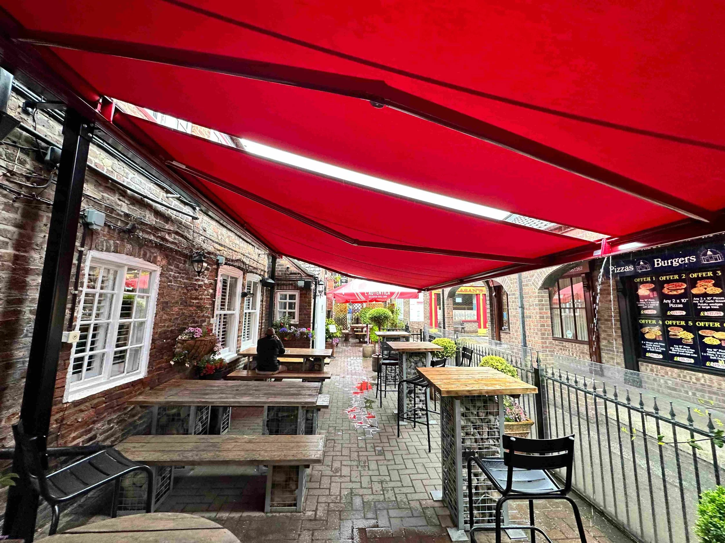 awnings for pubs (14).jpg