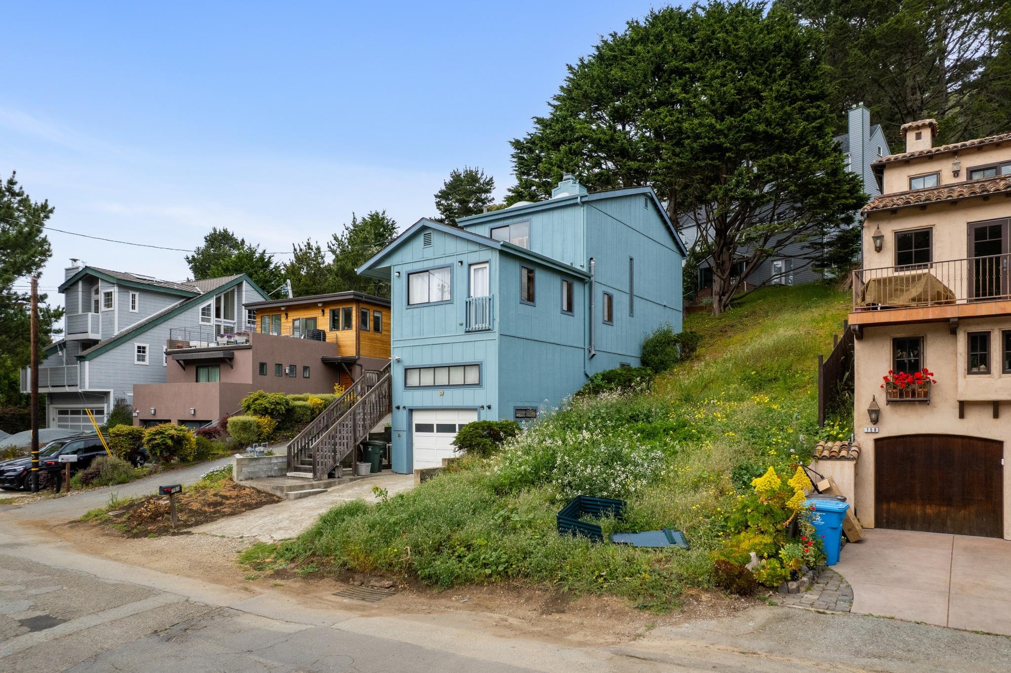 002-755-rockaway-beach-avenue.89326.as.002.web.jpg