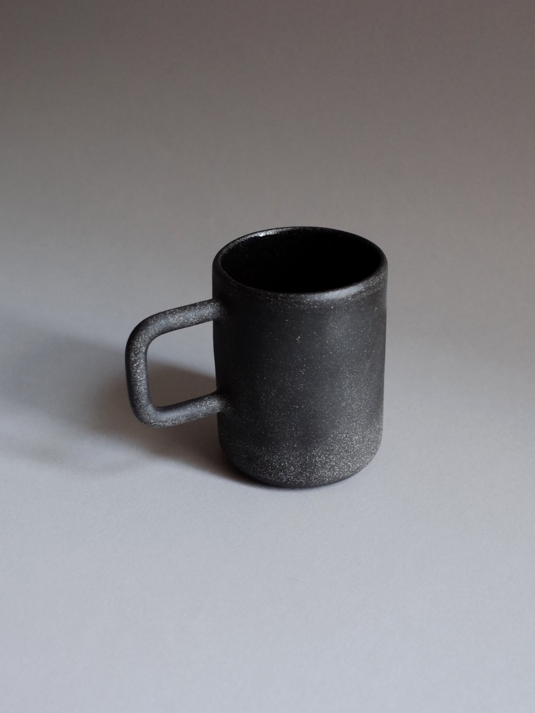 mug_s_black_02.jpg