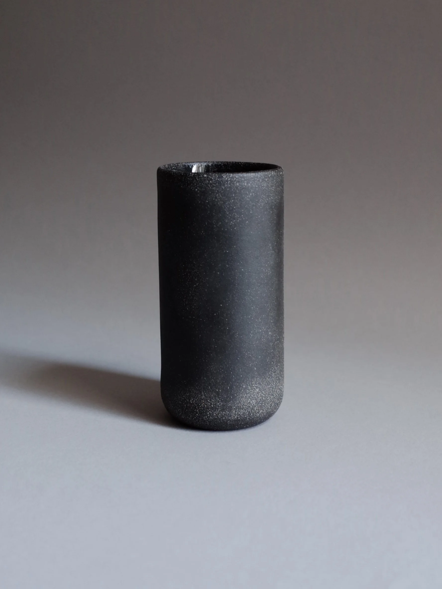 vase_black_01.jpg