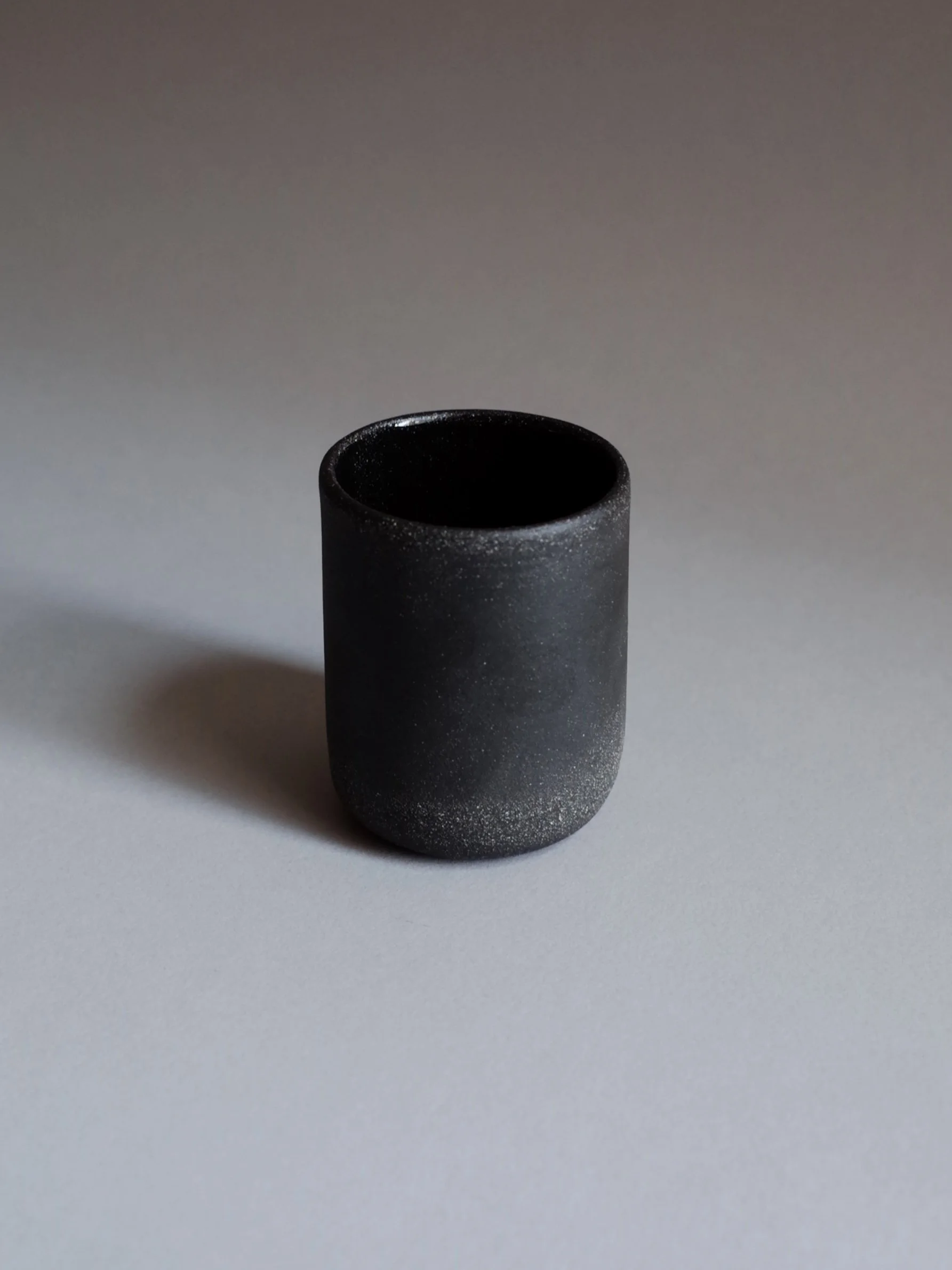 cup_black_02.jpg