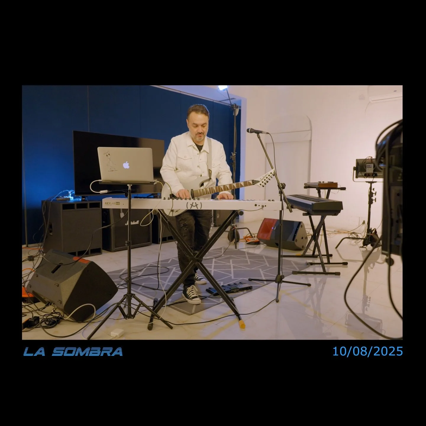 Hoy, 10 de agosto, a las 9:00 p.m; estreno mi sexto video promocional celebrando el vig&eacute;simo aniversario de mi segundo disco de estudio titulado Cu&aacute;ntica. La canci&oacute;n se titula La Sombra, te invito a que veas el video y si gustas 