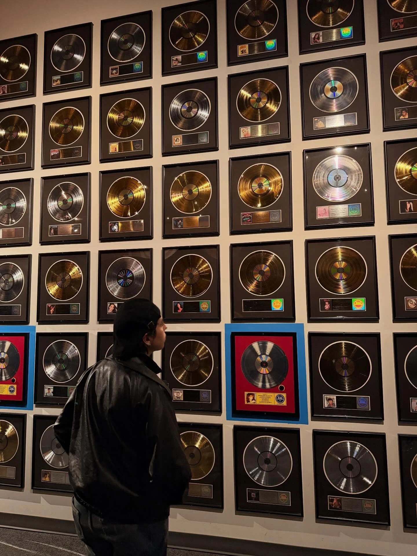 Me enamor&eacute; de esta ciudad 🌆 Que hermoso lo mucho que sientes la m&uacute;sica aqu&iacute;. Creo que no me hab&iacute;a dado cuenta de lo mucho que mi tanque creativo necesitaba este viaje. Me siento con tantas ganas de crear que no puedo espe