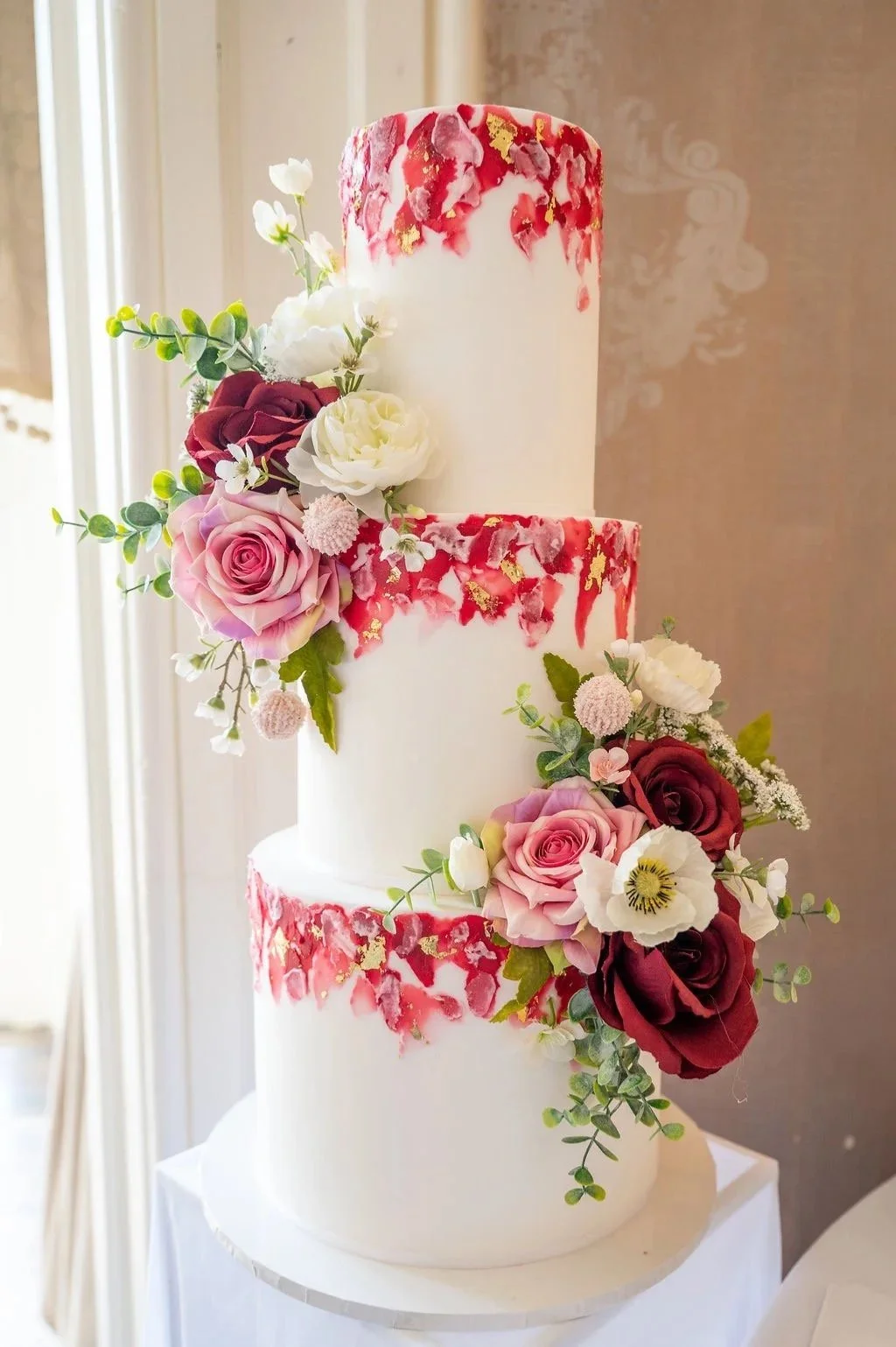 Wedding Cake Q&amp;A with Karen Wildman from Bella’s Cakes - Cost, Size and the Poisonous Flowers to Avoid!)