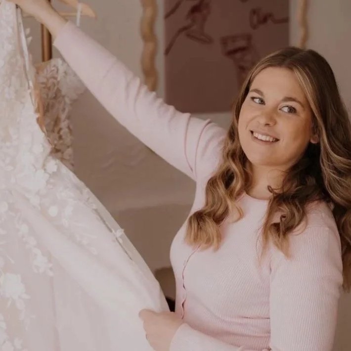 Wedding Dress Shopping Q&amp;A with Eleanor of Sixpenny Bridal.