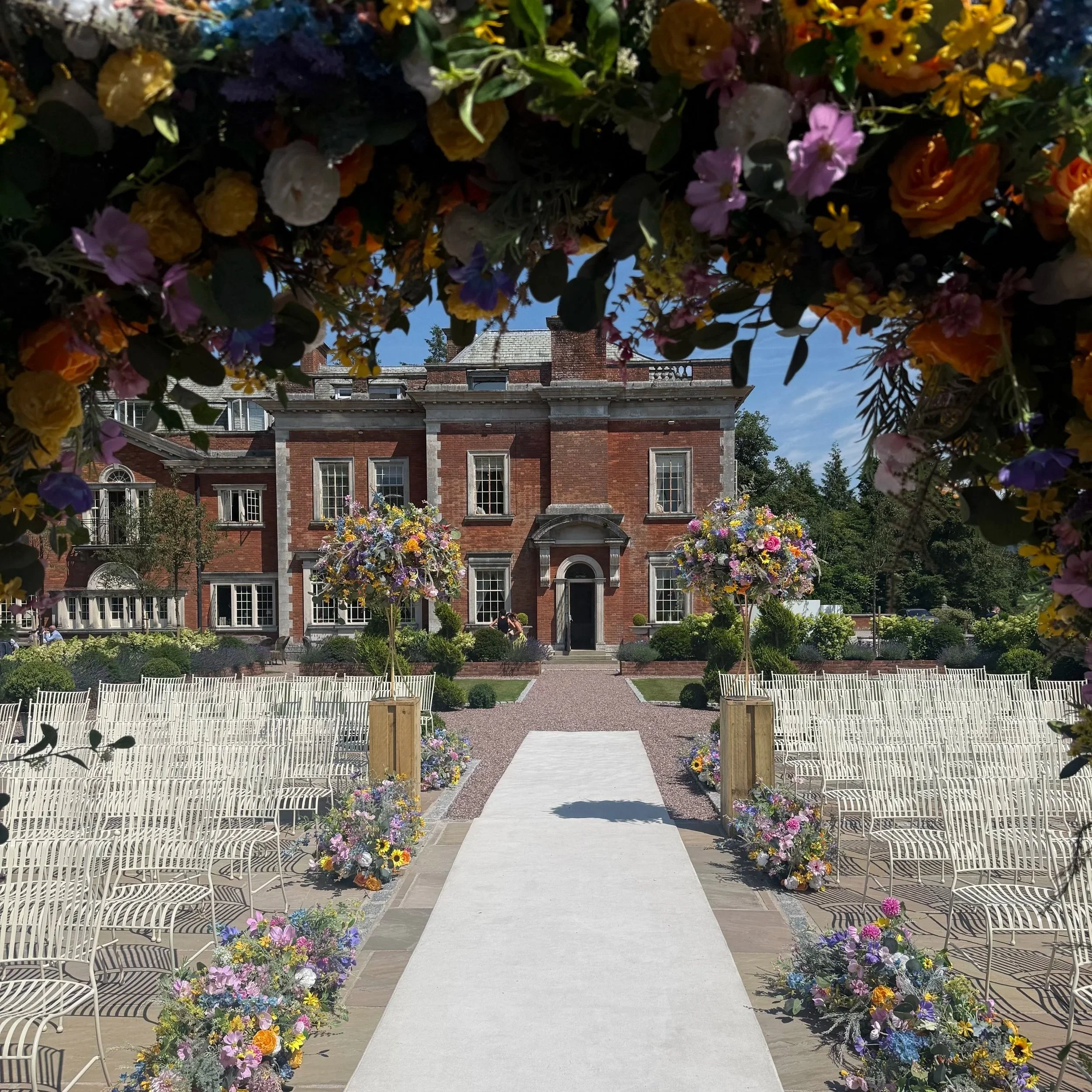 The Biggest Wedding Law Shake-Up in 200 Years: The Government is Finally Catching Up! 💍✨