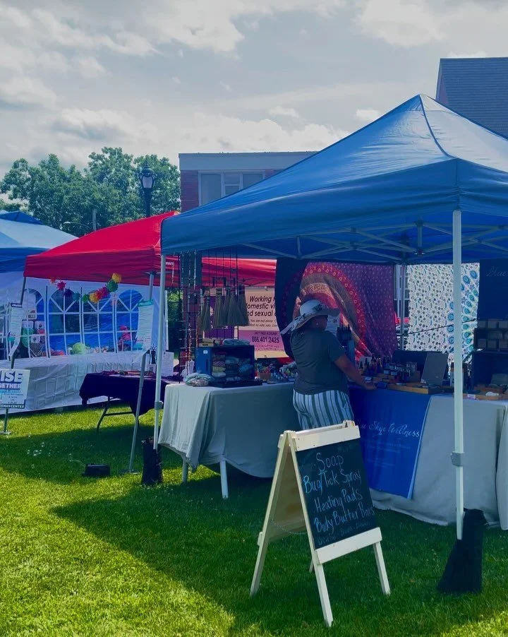 We had such a great time reppin @thecollab413 at the first ever @babesbazaarr!!! 💄💸 From getting to connect with tons of incredible artists, entrepreneurs and community leaders to enjoying the lovely weather, yummy snacks and wonderful live perform