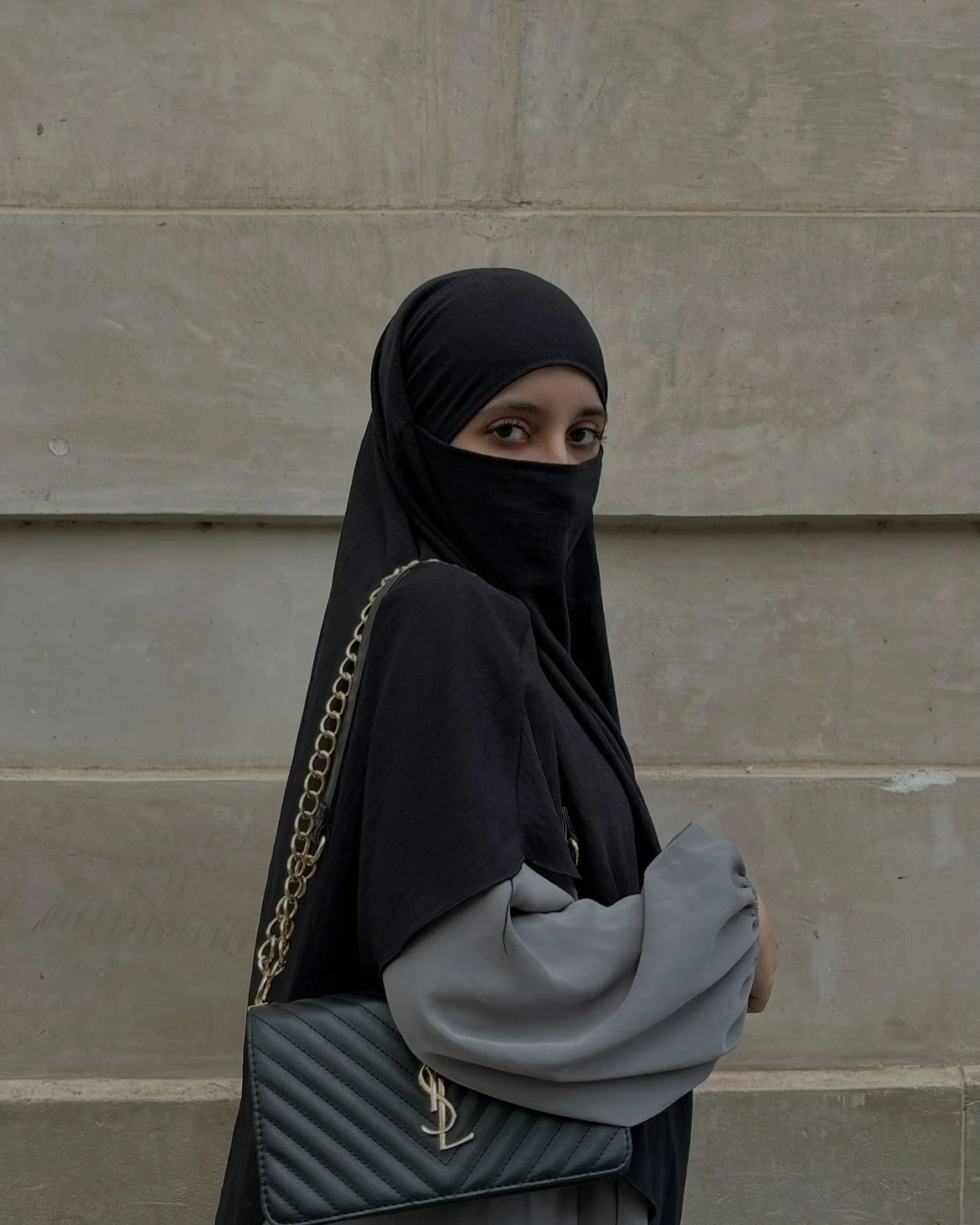 It&rsquo;s time to (properly) introduce myself ✨

Hi, I&rsquo;m Firdaous! I&rsquo;m the face, brain, and hands behind Amanah Media.

I&rsquo;m actually a political scientist, and I built my career in Political Advocacy for more than 5 years before fo