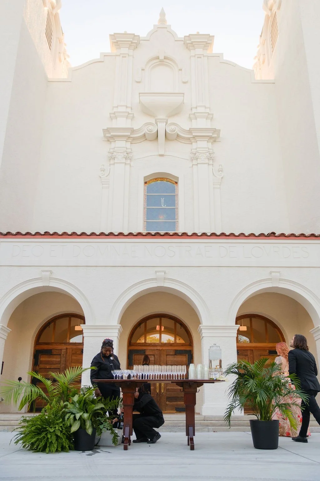 new-orleans-plant-rentals-wedding-bar-greenery-modern-style.jpg