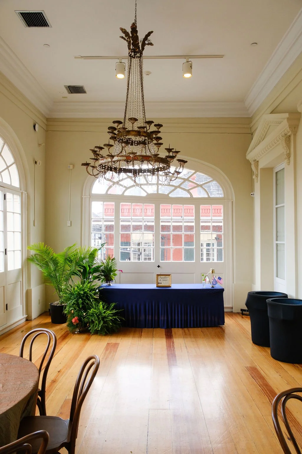 New Orleans plant rentals for weddings and private celebrations. Garden-inspired centerpieces with lush seasonal greenery.