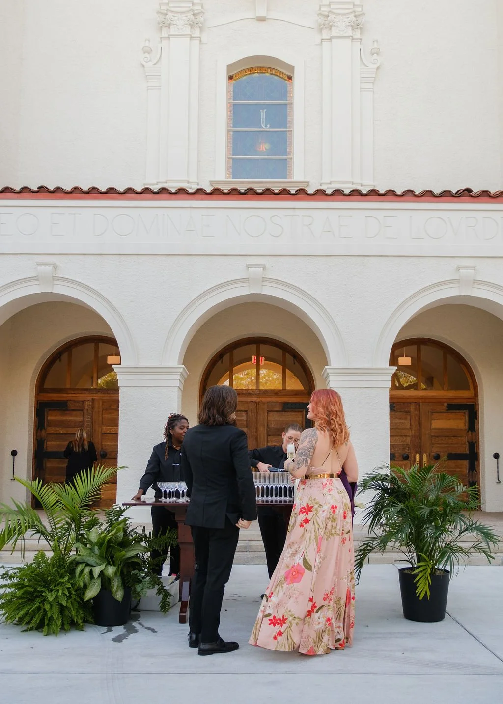 new-orleans-plant-rentals-wedding-bar-lush-greenery-design.jpg