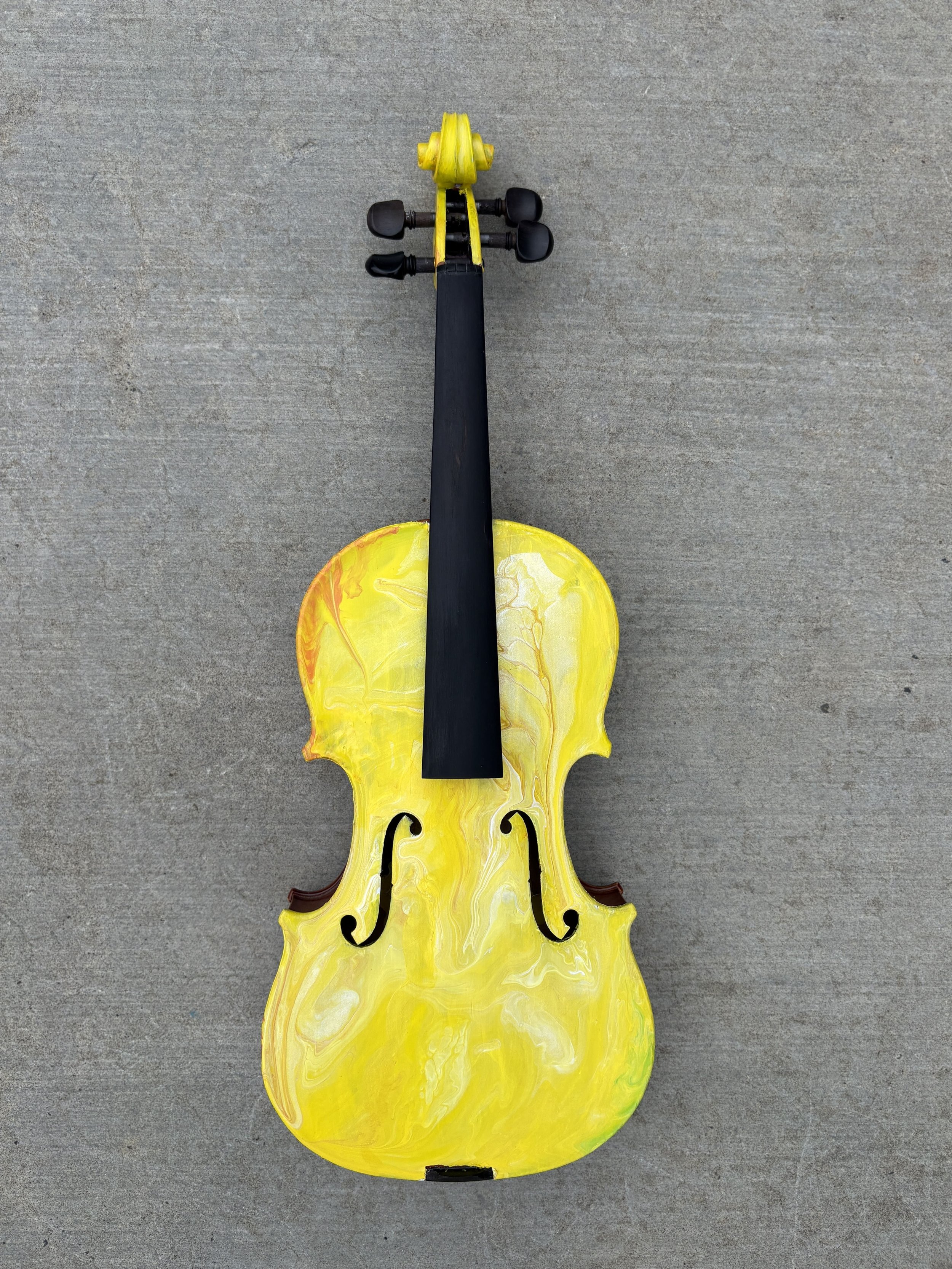 Canary, 19" violin (1/4)
