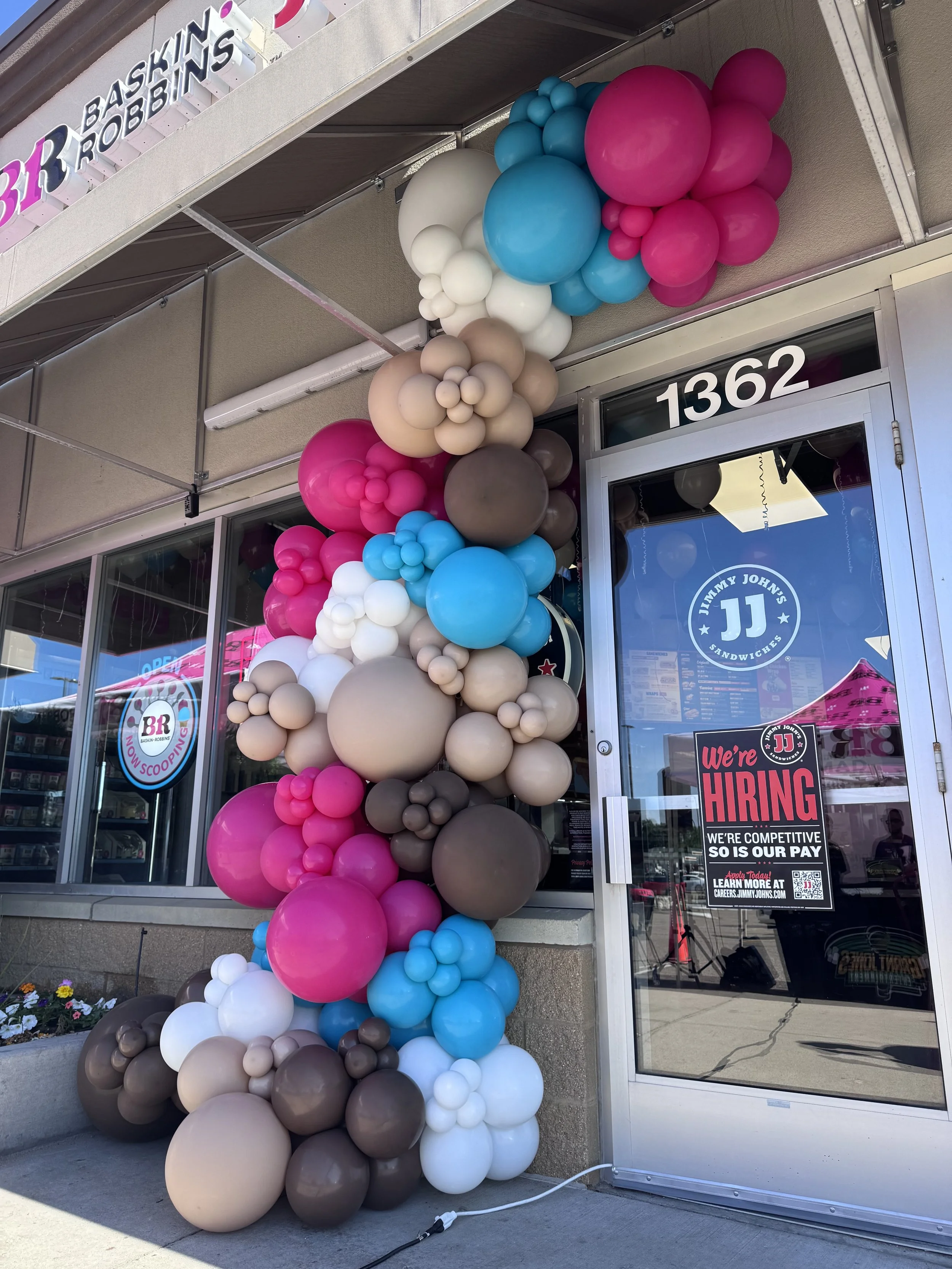BaskinRobbinsBalloonGarland.jpeg