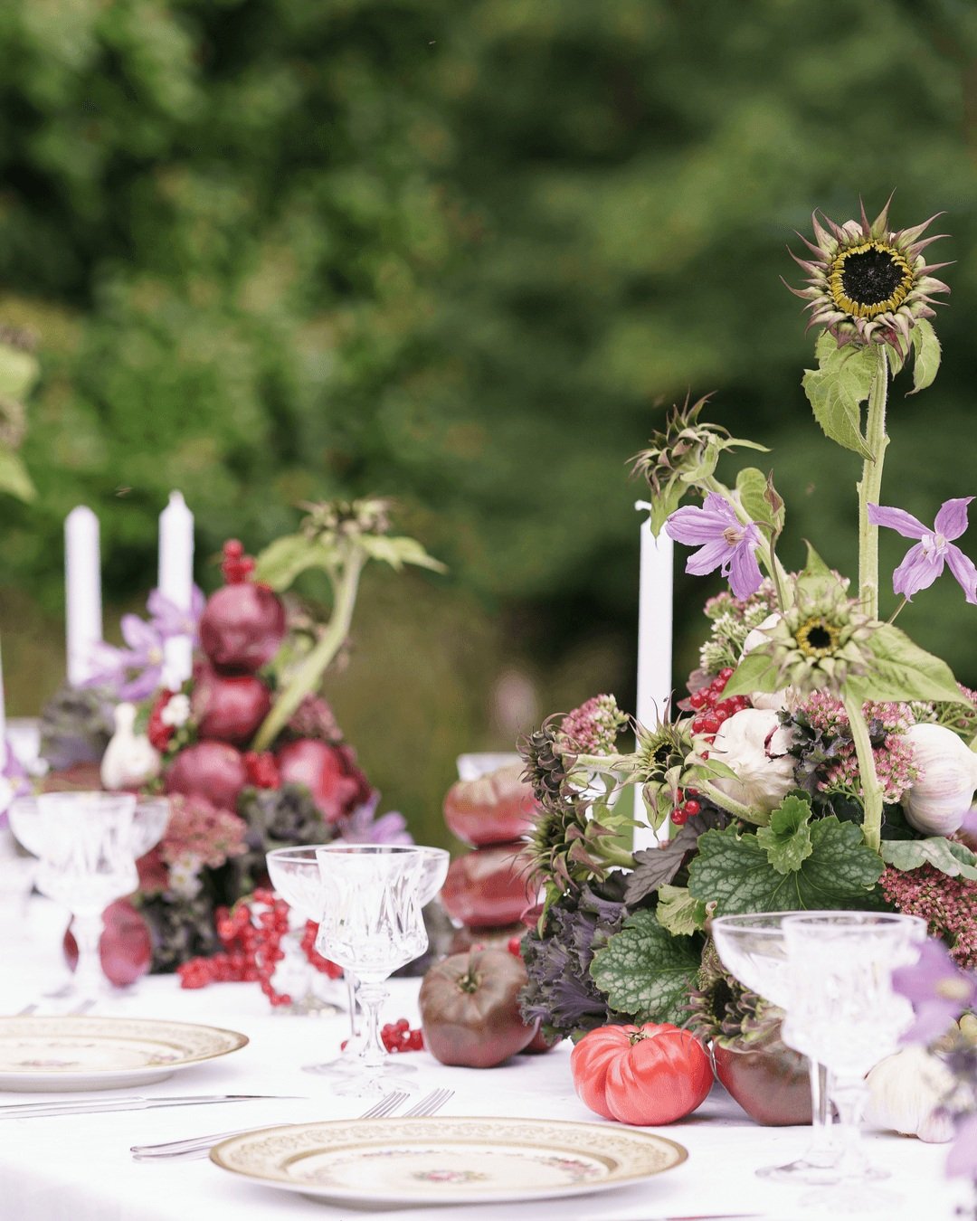 Summer on a table. Celebration in every shade.🍅

Photography: @st.ggot

#ChateauDeMeridon #LoveMeridon #LuxuryDestinationWedding #DestinationWeddingFrance #DestinationWeddingParis #LuxuryWeddingPlanner #OutdoorReception #GardenDinner #TableInspirati