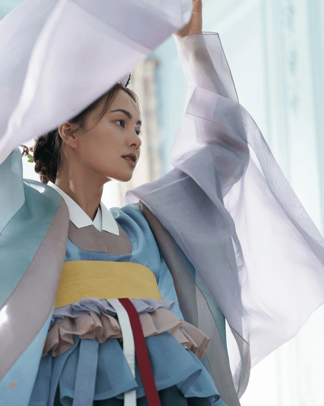 A radiant tribute to heritage: where Korean tradition meets French elegance💜

#ChateauDeMeridon #LoveMeridon #LuxuryDestinationWedding #DestinationWeddingFrance #DestinationWeddingParis #LuxuryWeddingPlanner #RoyalSuite #WeddingStyling #ChateauWeddi