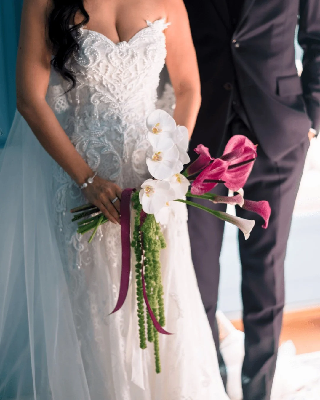 Elegance is in the details💜

Photographer: @laurazormanphotography @springsummercollective
Floral Design : @c_joly
Couple : @queenachansh @toto_rld

#ChateauDeMeridon #LoveMeridon #LuxuryDestinationWedding #DestinationWeddingFrance #DestinationWeddi