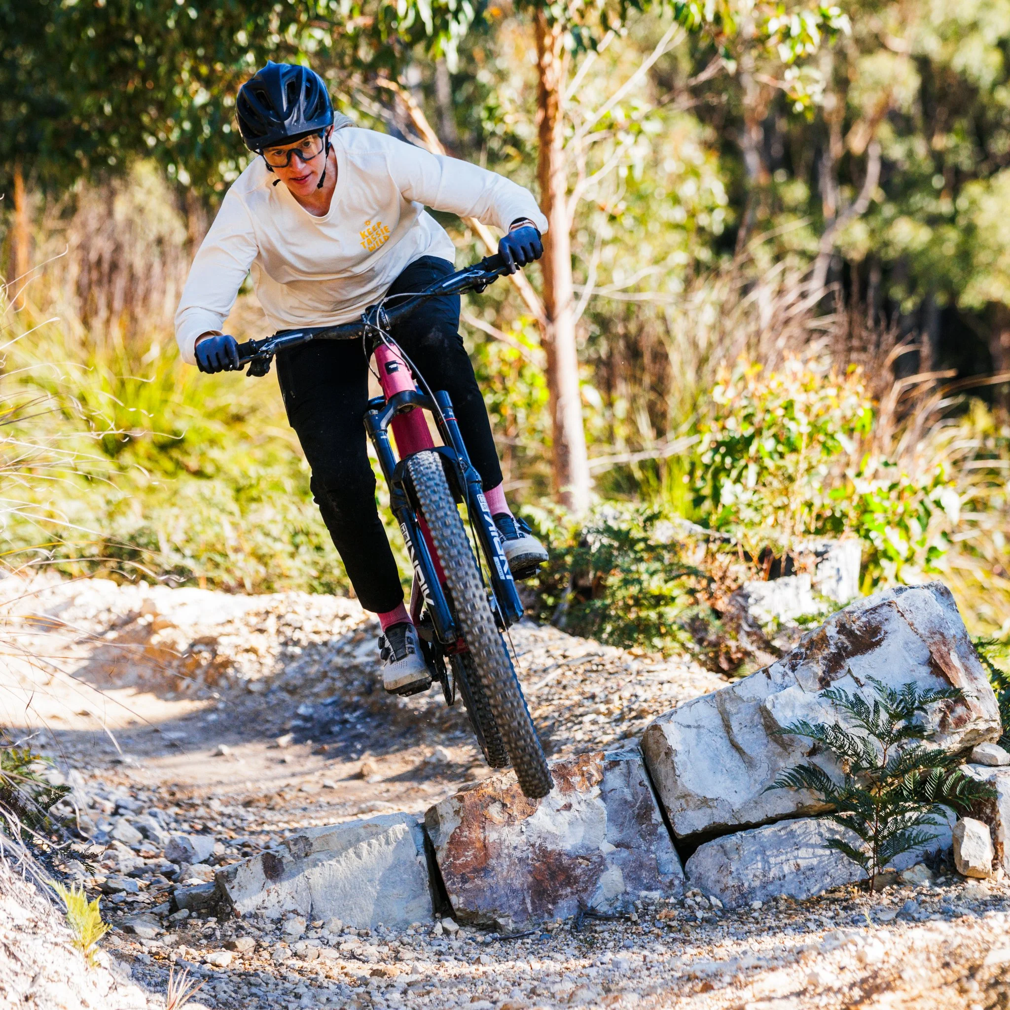 What Elite Riders Do With Their Eyes That Beginners Don’t 