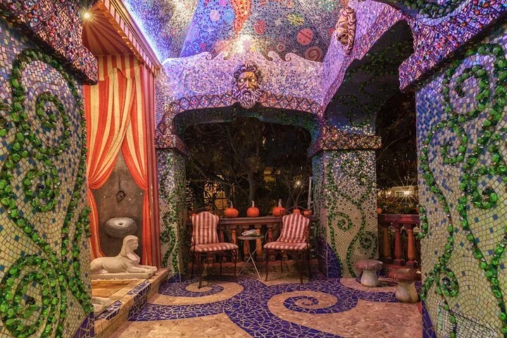 Suzuki Cady and Jimmy Murphy holding instruments