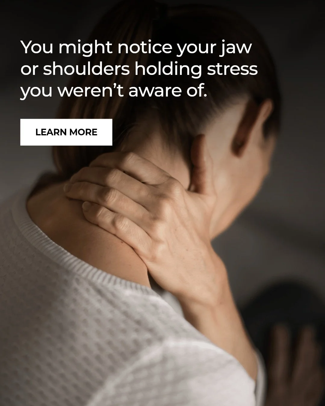 Notice tension in your jaw or shoulders lately?

Sometimes the body holds onto more than we realise&hellip;
quietly carrying the weight of busy days, unspoken thoughts, or constant doing.

A gentle invitation for today:

✨ Soften your jaw&hellip; jus