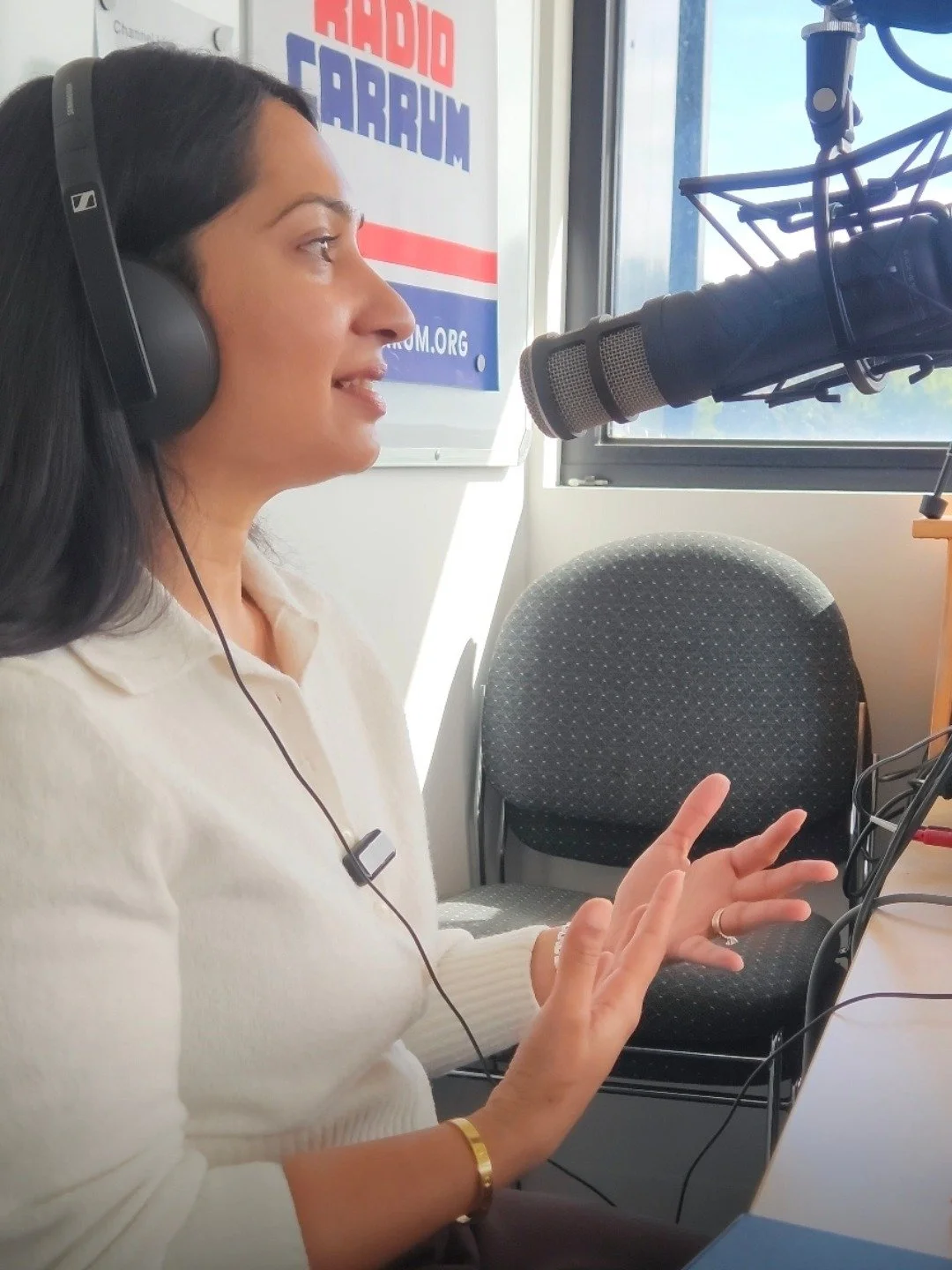A little something exciting to share! 🎙️❤️

I recently had the pleasure of joining my longtime friend @drgihan.j for a podcast conversation at @radiocarrum, and I'm so happy to finally share it with you!

For a long time, I did not realise how disco
