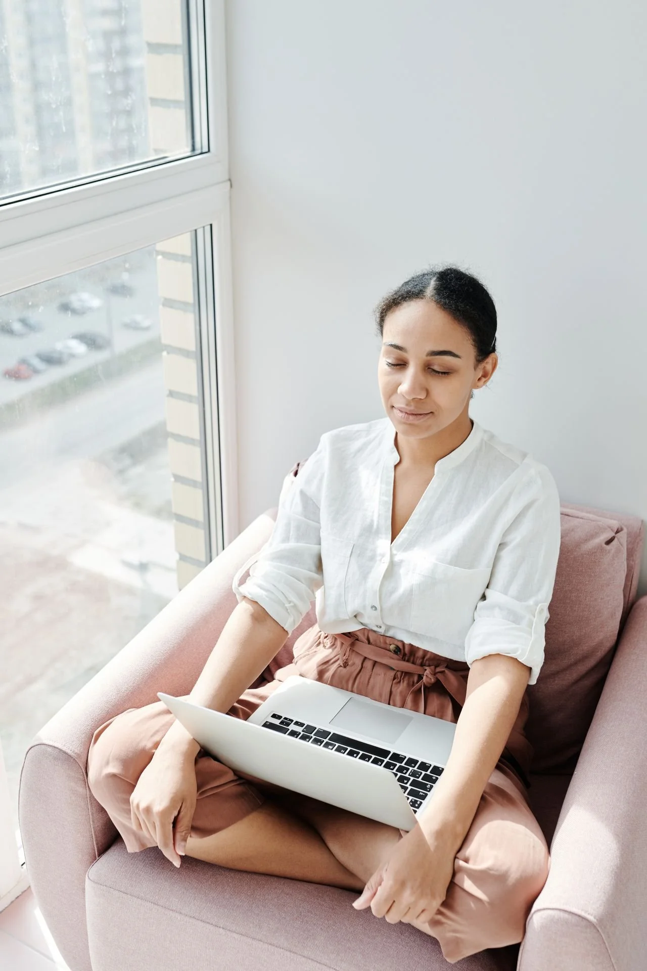 Mindfulness at work when email notifications interrupt flow
