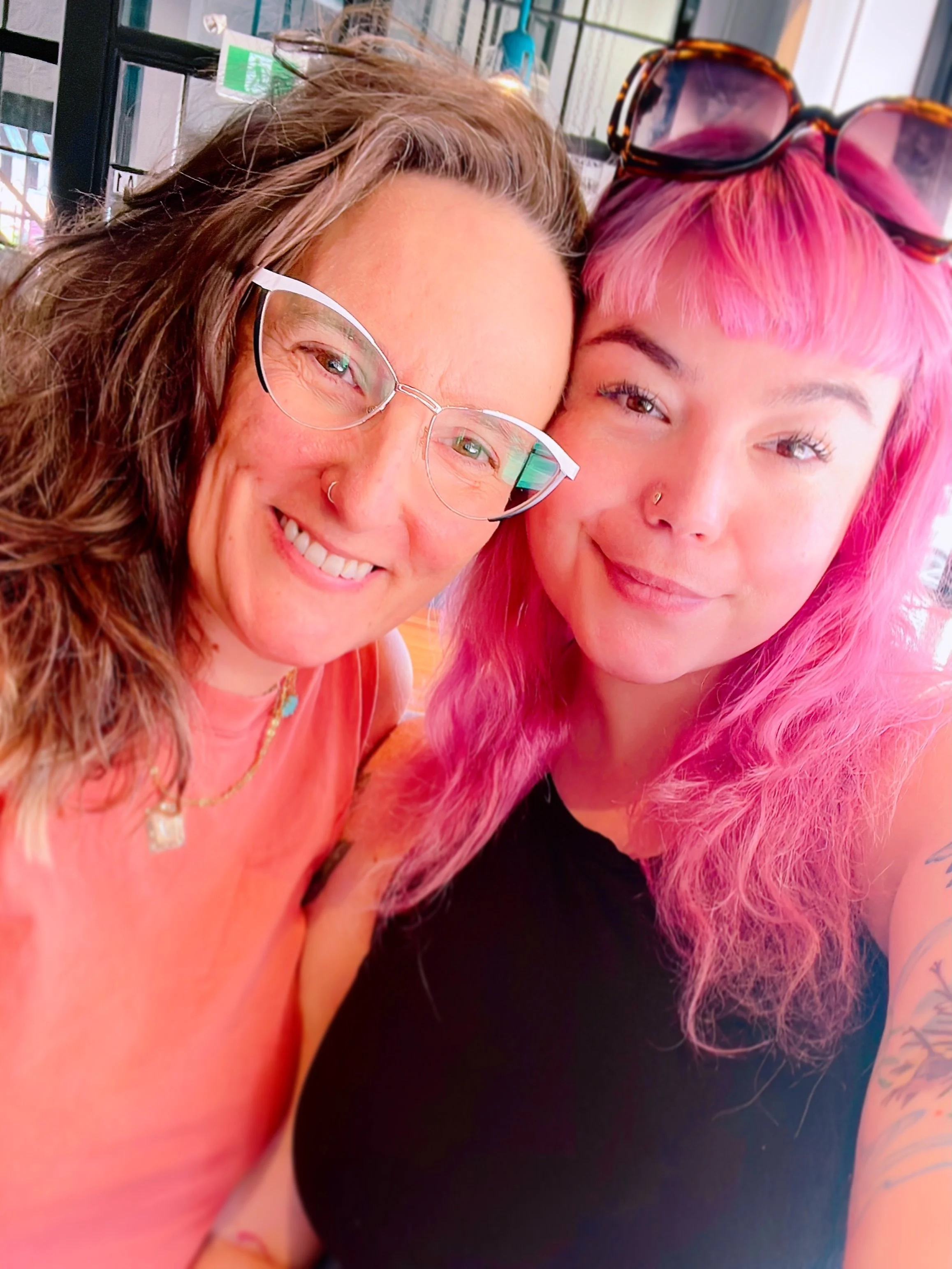 Had such a ridiculously wonderful time with my pal @megmaxmakes &mdash; we&rsquo;ve been internet friends for YEARS (since like&hellip; 2019???) and just now got to meet for the first time in physical space. Side note, if you&rsquo;re in Ottawa, come