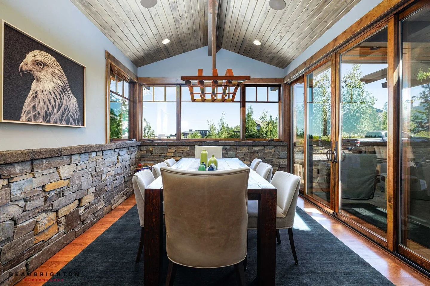 Family game night, anyone? 

#larealestate #manhattanbeachrealestate #luxurydesign #laarchitecture #realestatephotography