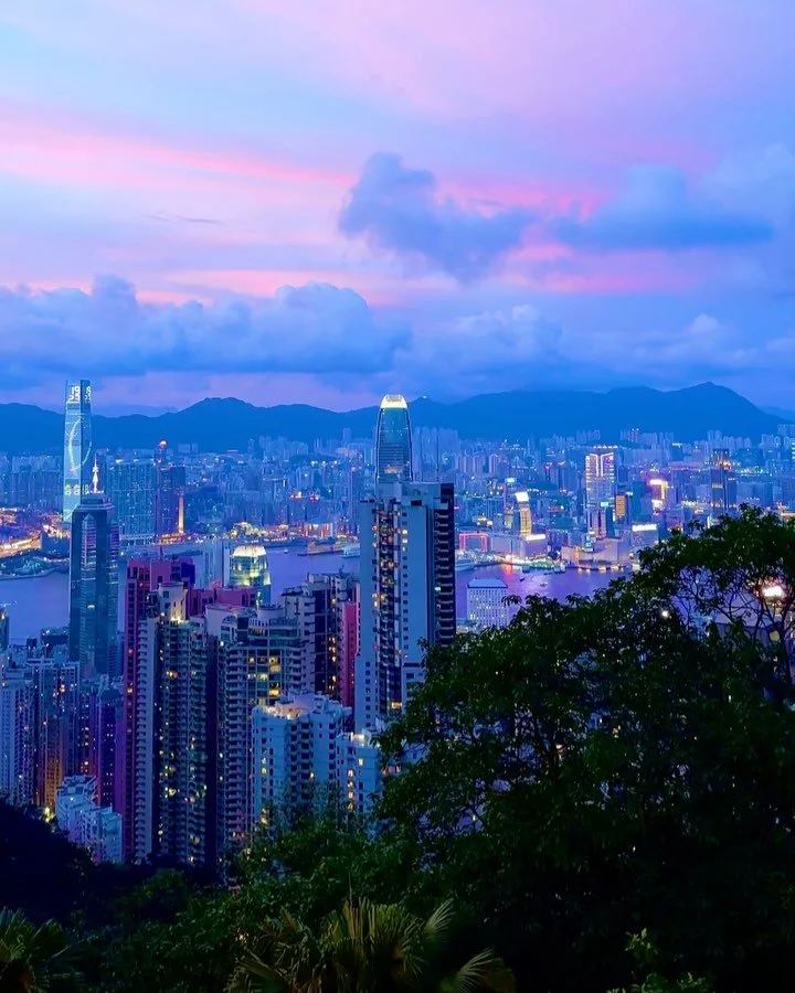 some scenes from hong kong last year.

#hongkong #cantonese #summer #streetlife #streetphotography #photography #iphone #shotoniphone #travel #travelphotography #videography #aesthetic #streetpgotography #nature #sunset #june