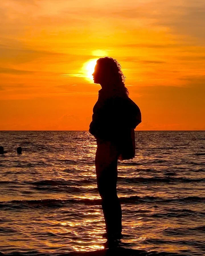 orange, purple, &amp; blue | thailand | july / august 2024.

#thailand #kohtao #nature #sunset #people #peopleinframe #night #urban #summer #streetlife #photography #iphone #shotoniphone #travel #travelphotography #videography #aesthetic #july #augus