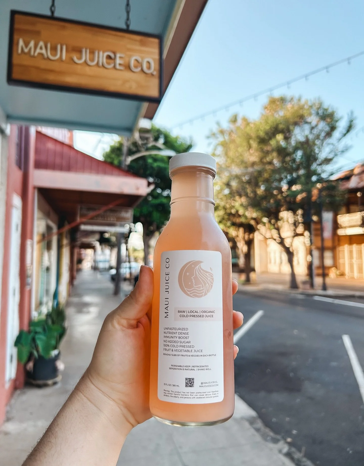 First batch of Holiday Blush of the season and she&rsquo;s giving ros&eacute; vibes! Perfectly sweet, subtly tart and sour &mdash; this powerhouse is here to give you a Monday immunity boost after a long weekend 🍐🍎✨ 

Organic Gala Apple, local Kula