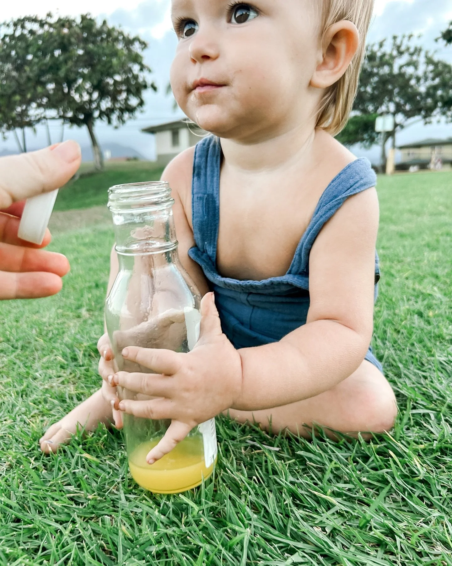 Any other mamas out there officially entering the &ldquo;everything I drink gets shared&rdquo; era!? 😂 Nothing like a tiny hand reaching for your juice every. single. time. But honestly, how good does it feel to say yes instead of no? 🥰 With chroni